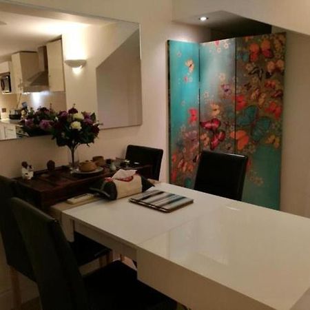 Lovet Homestay Londra Esterno foto