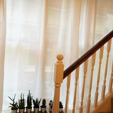 Lovet Homestay Londra Esterno foto