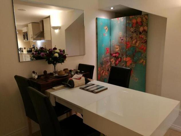 Lovet Homestay Londra Esterno foto