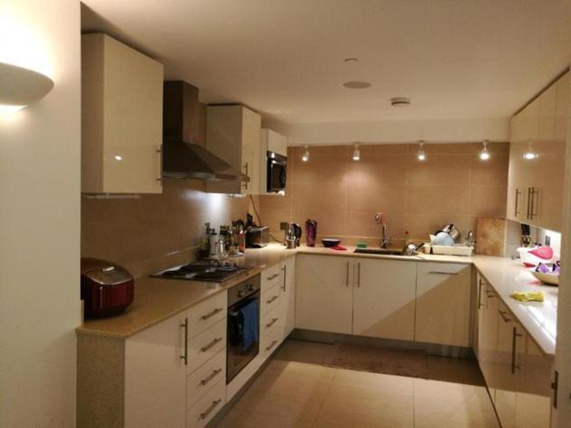 Lovet Homestay Londra Esterno foto