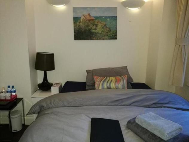 Lovet Homestay Londra Esterno foto
