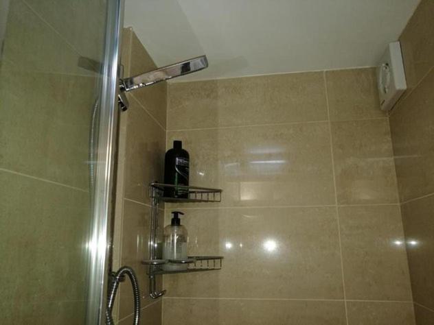 Lovet Homestay Londra Esterno foto