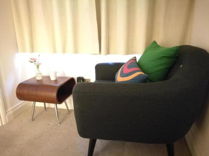 Lovet Homestay Londra Esterno foto