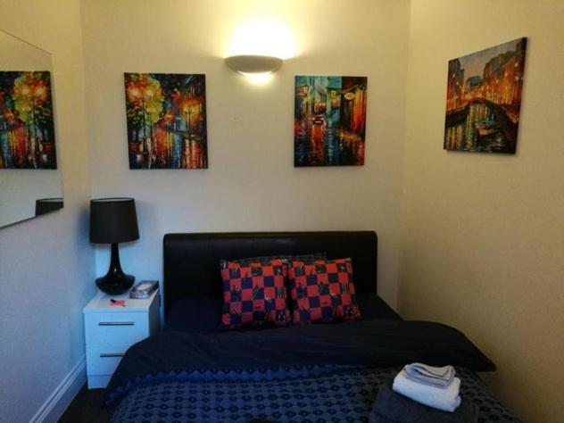 Lovet Homestay Londra Esterno foto